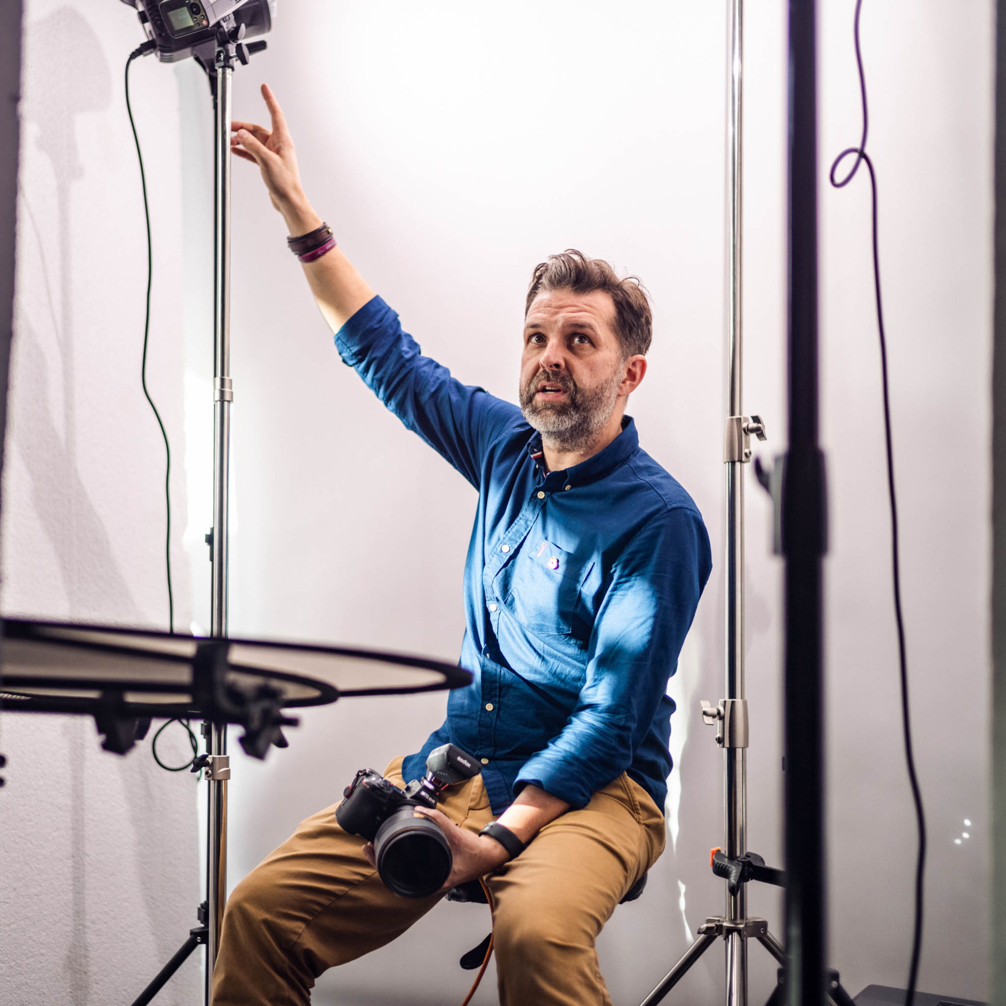 APHP Winter Workshop #1-94 WEB Actors headshot photographer Robin Savage delivering a headshot workshop.